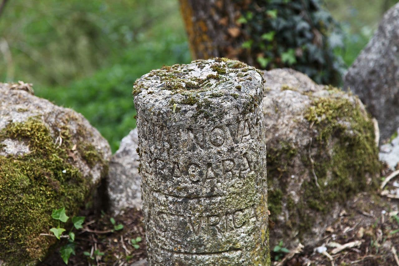 Recreación dun miliario romano