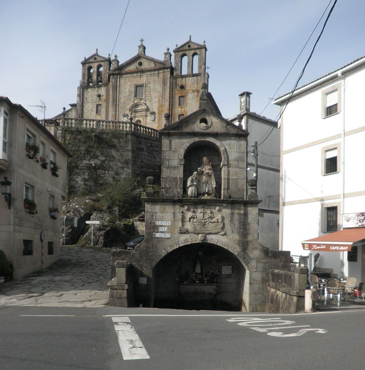 Convento do Carme e fonte